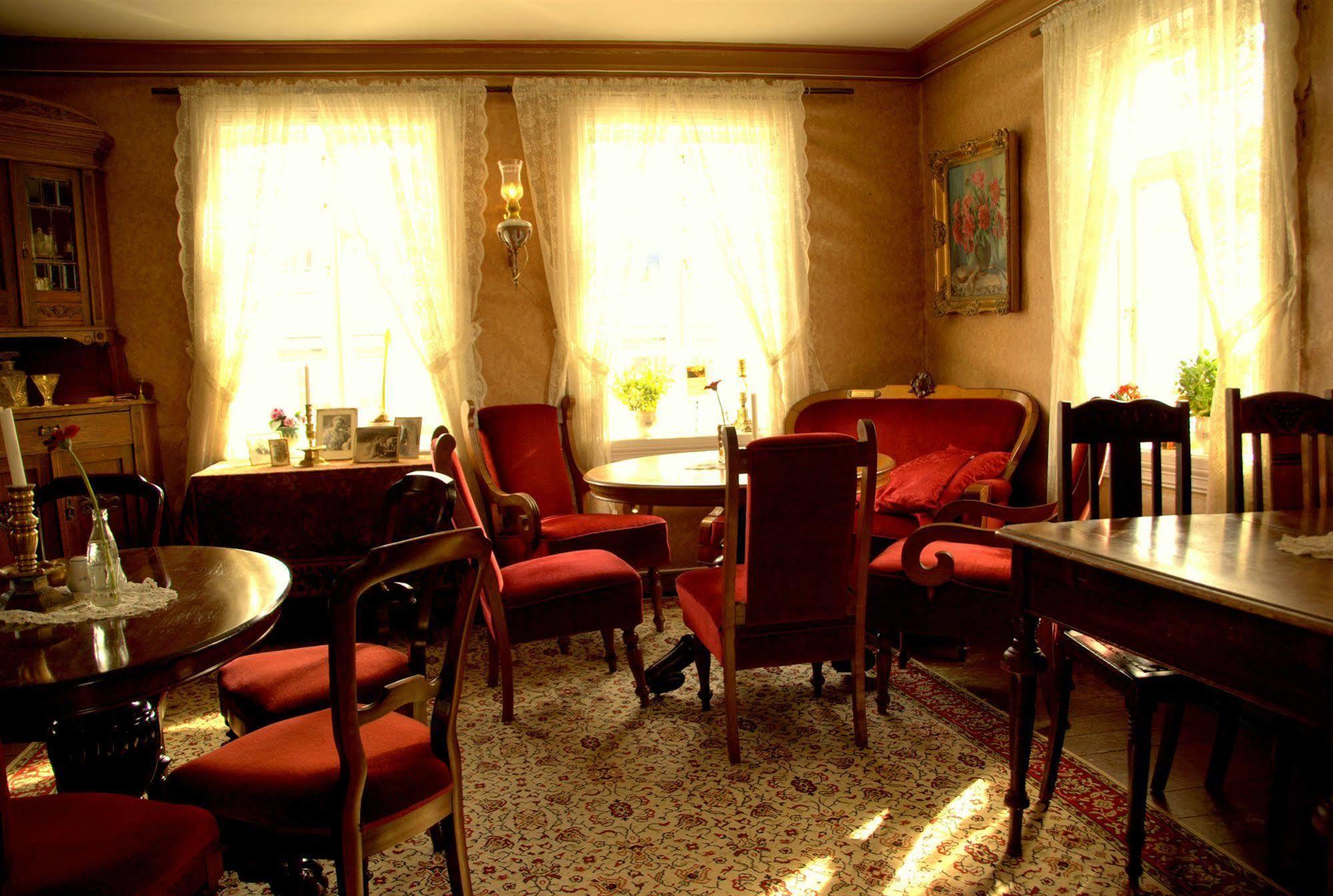Paulsens Hotel Люнгдал Экстерьер фото