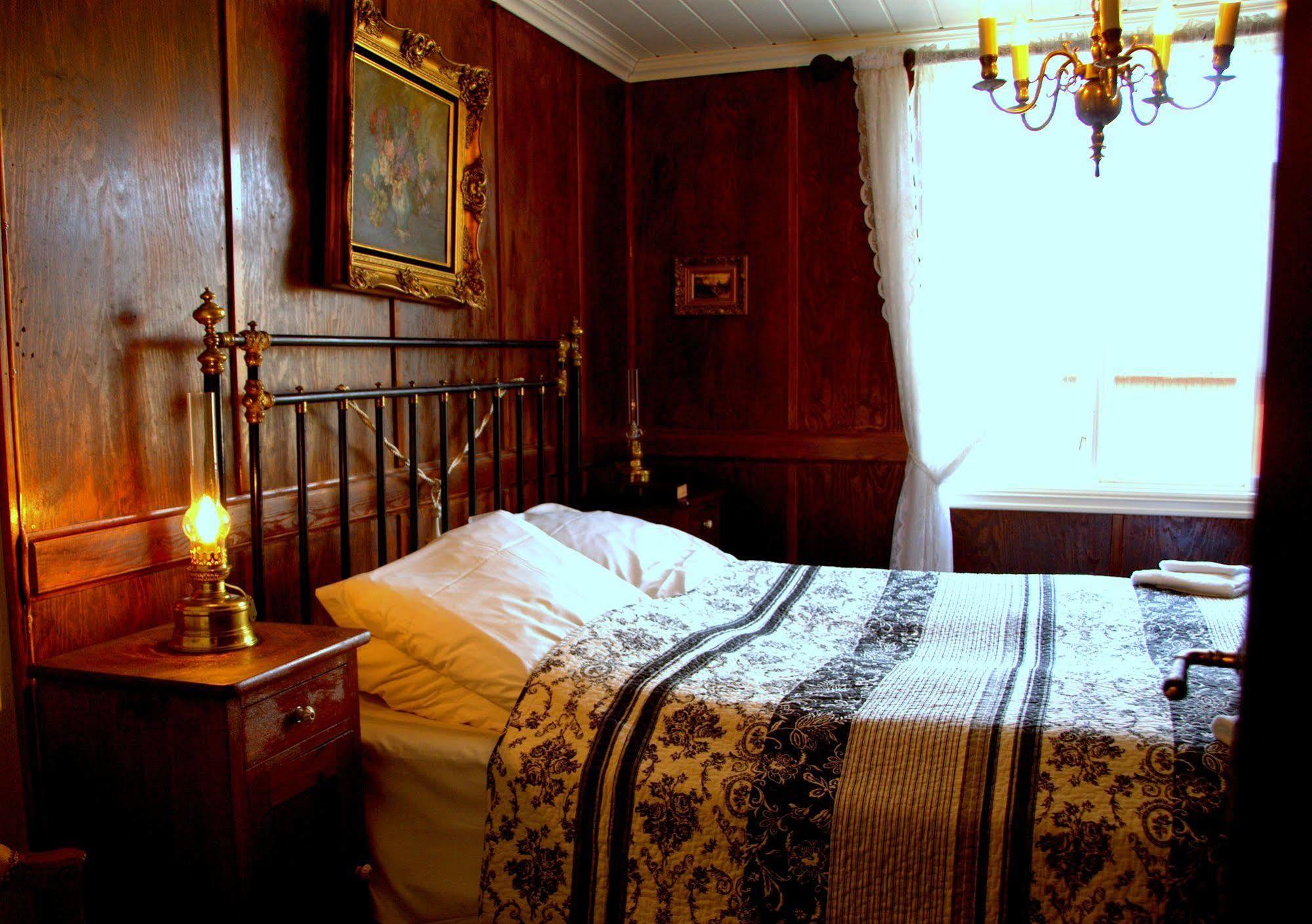 Paulsens Hotel Люнгдал Экстерьер фото